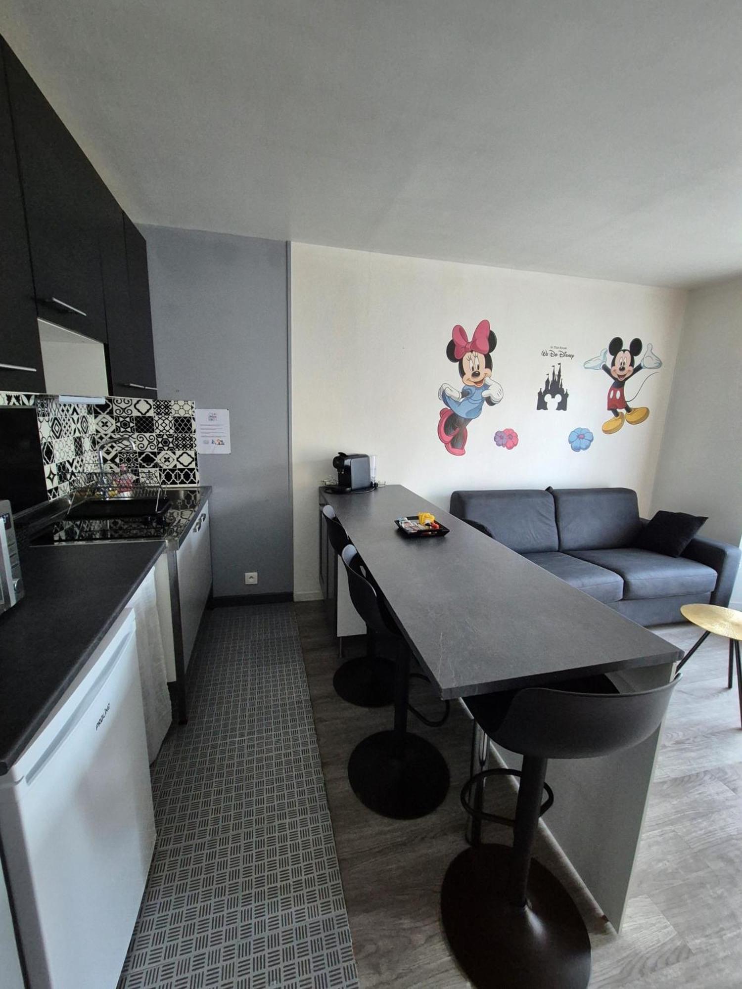 Studio A 2 Pas De Disneyland Esbly Exterior photo